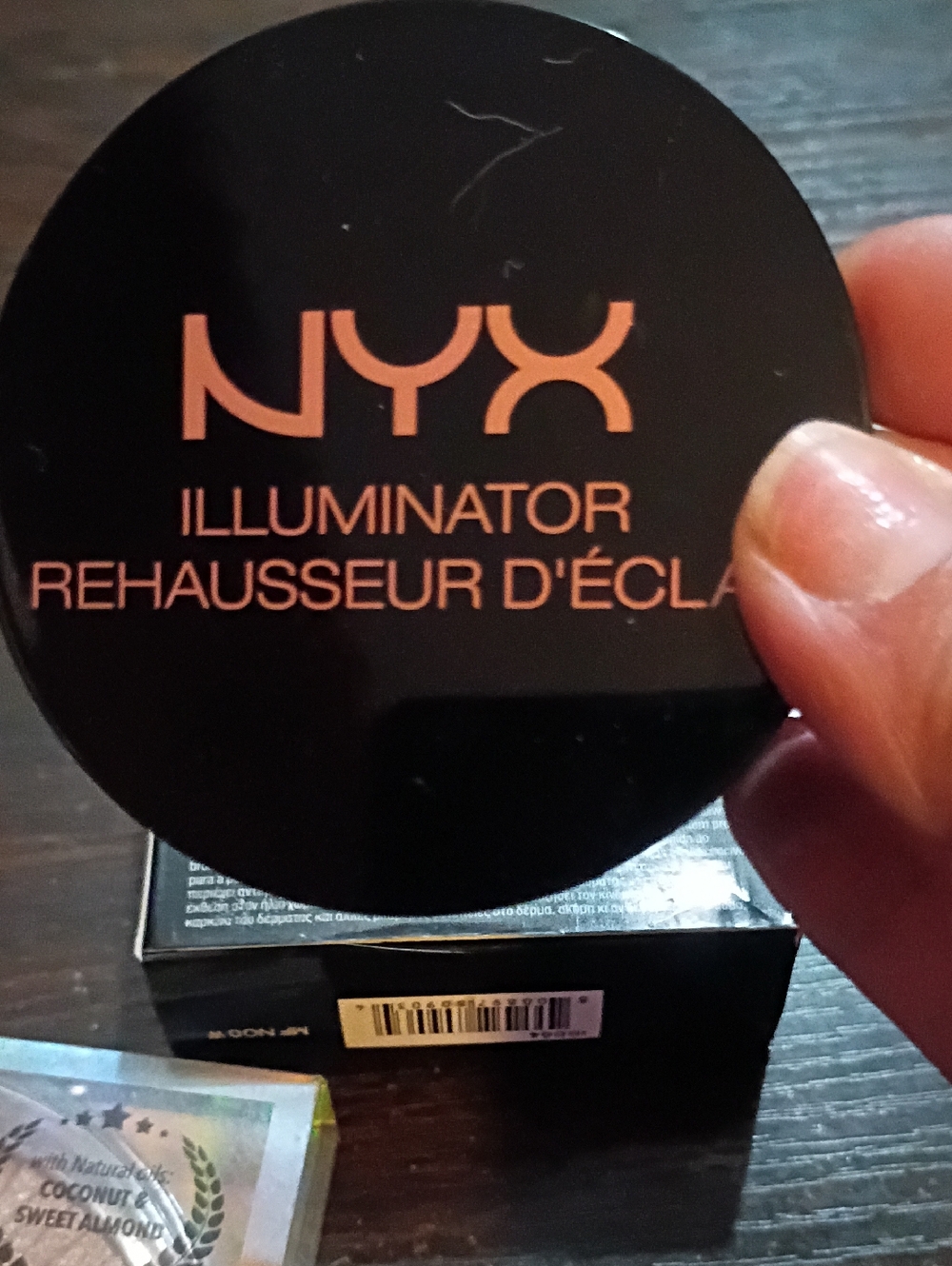 NYX Illuminator Compact in Rose Gold on Black